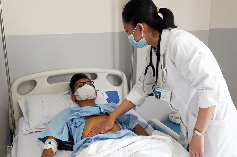 Viêm Gan B Lây Qua Đường Nào? 3 Con Đường Chính Cần Tránh